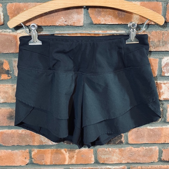 Calia Carrie Underwood Anywhere Petal Hem Shorts - Picture 5 of 7